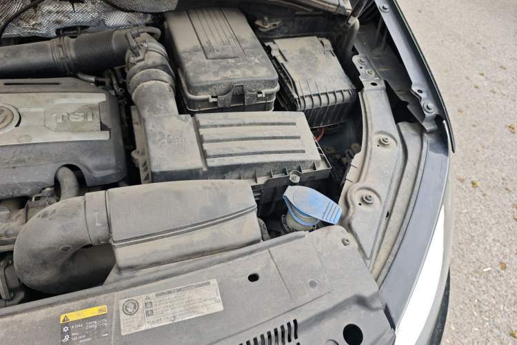 Used Volkswagen Sharan 2013 1.8TSI Standard Model Euro IV Engine Bay Left