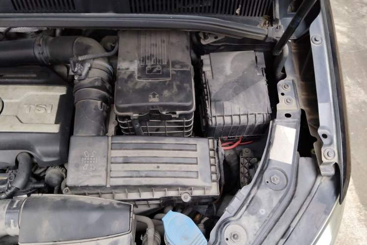 Used Volkswagen Sharan 2013 2.0 TSI Standard Model Engine Bay Left