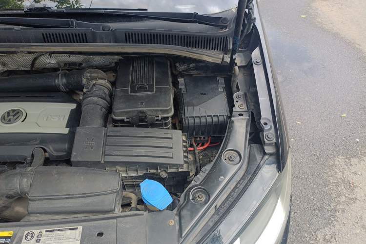Used Volkswagen Sharan 2013 1.8TSI Comfort Model Engine Bay Left