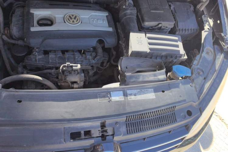 Used Volkswagen Sharan 2013 1.8TSI Standard Model Euro IV Engine Bay Left