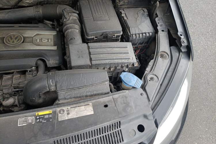 Used Volkswagen Sharan 2013 1.8TSI Standard Model Euro IV Engine Bay Left