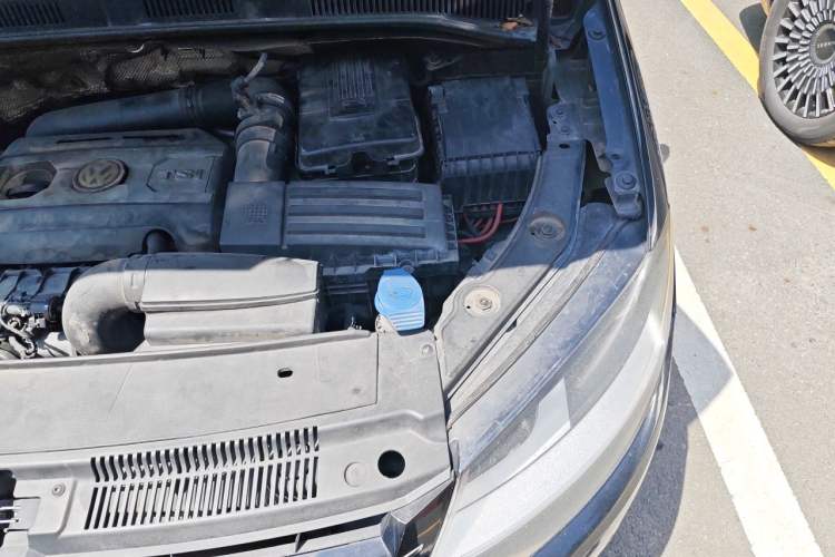 Used Volkswagen Sharan 2013 1.8TSI Comfort Model Euro IV Engine Bay Left