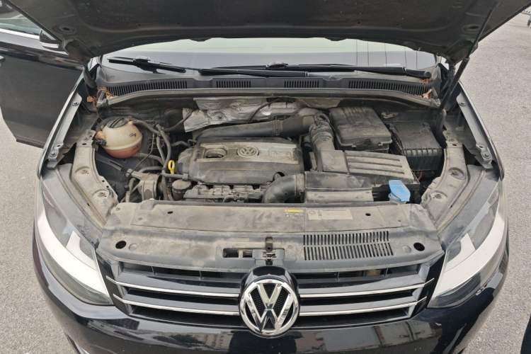 Used Volkswagen Sharan 2013 1.8TSI Comfort Model Euro IV Engine Bay