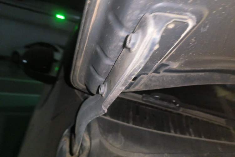 Used Volkswagen Sharan 2013 1.8TSI Standard Model Euro IV Engine Bay Right