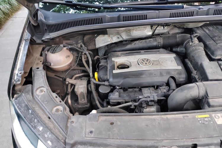 Used Volkswagen Sharan 2013 1.8TSI Comfort Model Euro IV Engine Bay Right