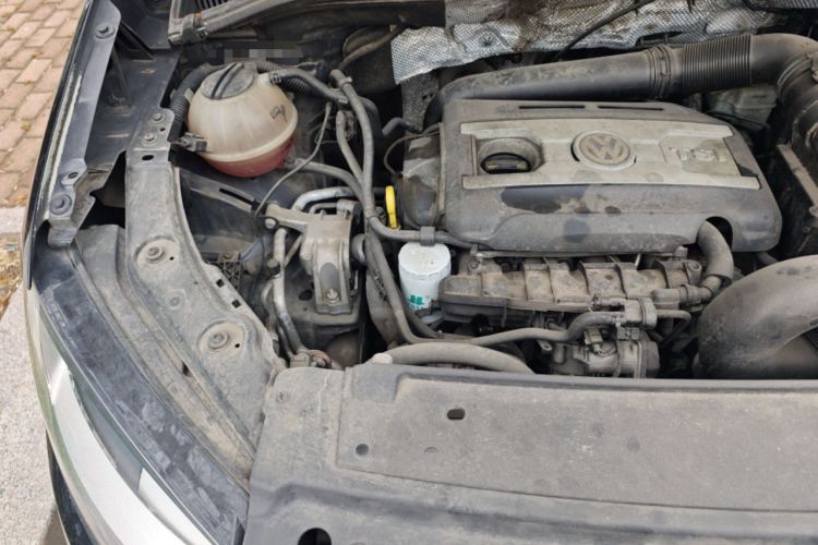 Used Volkswagen Sharan 2013 1.8TSI Standard Model Euro IV Engine Bay Right