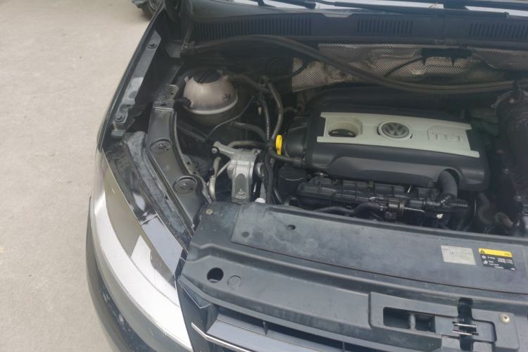 Used Volkswagen Sharan 2013 1.8TSI Standard Model Engine Bay Right