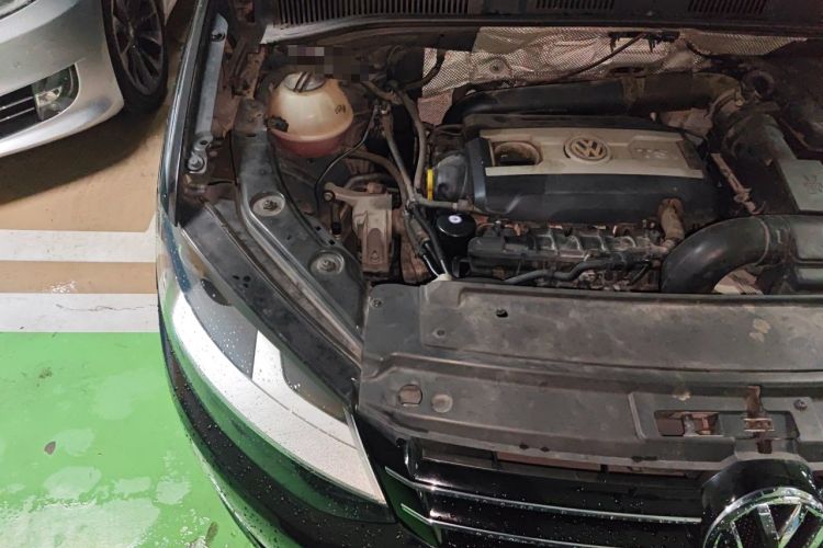 Used Volkswagen Sharan 2013 2.0 TSI Standard Model Engine Bay Right