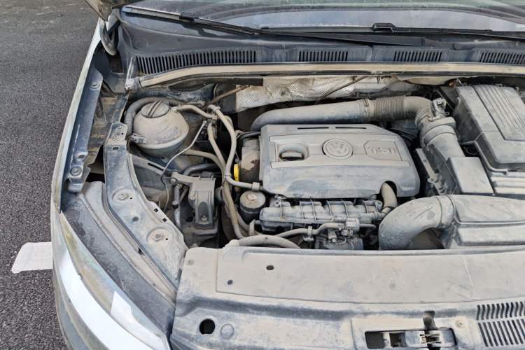 Used Volkswagen Sharan 2013 1.8TSI Standard Model Engine Bay Right