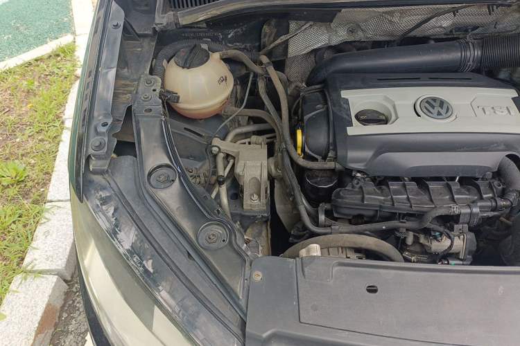 Used Volkswagen Sharan 2013 1.8TSI Comfort Model Engine Bay Right