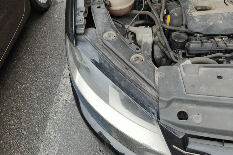 Used Volkswagen Sharan 2013 1.8TSI Comfort Model Euro IV Engine Bay Right