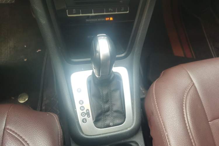 Used Volkswagen Sharan 2013 1.8TSI Standard Model Gear Lever