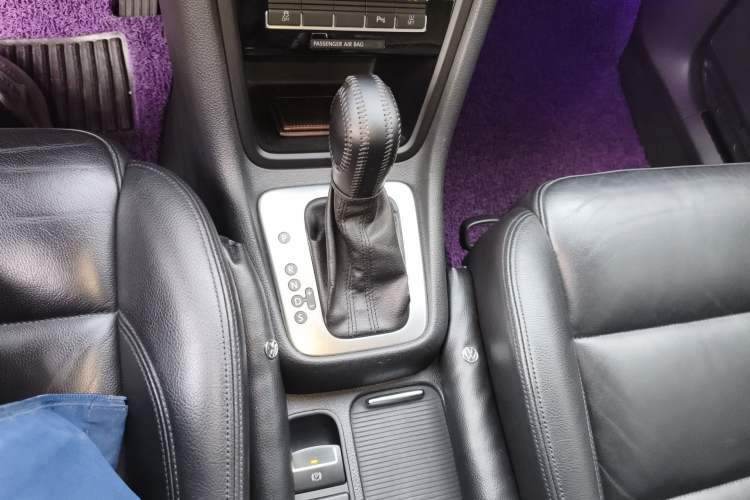Used Volkswagen Sharan 2013 2.0 TSI Comfort Model Gear Lever
