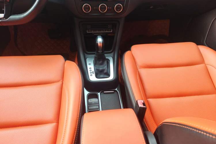 Used Volkswagen Sharan 2013 1.8TSI Standard Model Gear Lever