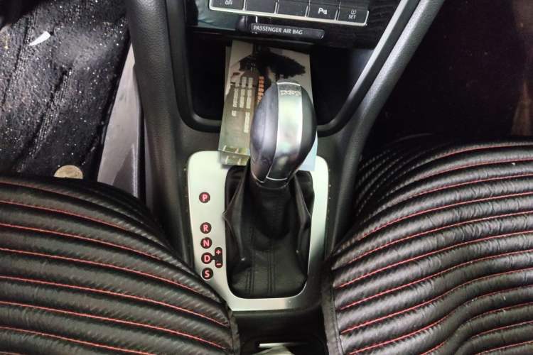 Used Volkswagen Sharan 2013 1.8TSI Comfort Model Gear Lever