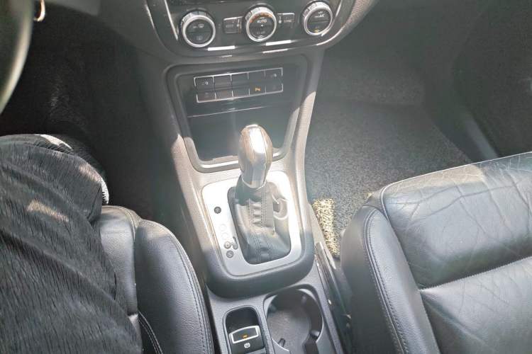 Used Volkswagen Sharan 2013 1.8TSI Comfort Model Euro IV Gear Lever