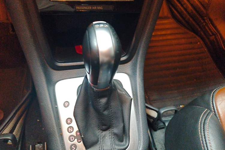 Used Volkswagen Sharan 2013 2.0 TSI Comfort Model Gear Lever