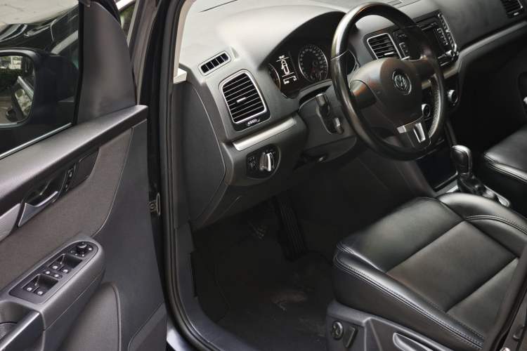 Used Volkswagen Sharan 2013 1.8TSI Standard Model Interior 1