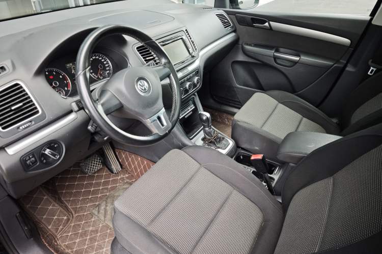 Used Volkswagen Sharan 2013 1.8TSI Standard Model Euro IV Interior 1