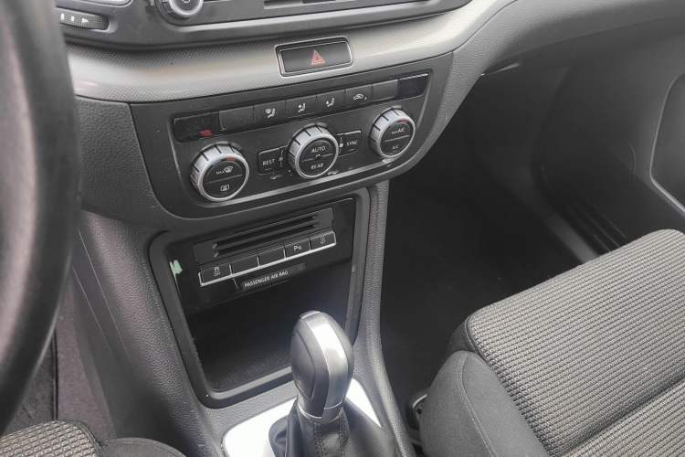 Used Volkswagen Sharan 2013 1.8TSI Standard Model Interior 2