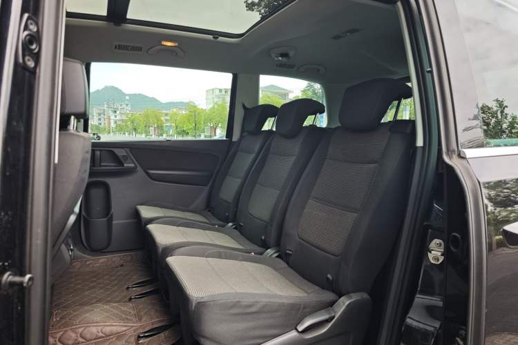 Used Volkswagen Sharan 2013 1.8TSI Standard Model Euro IV Interior 3