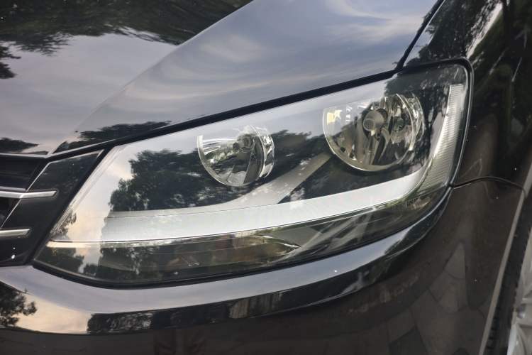 Used Volkswagen Sharan 2013 1.8TSI Standard Model Left Front Headlight