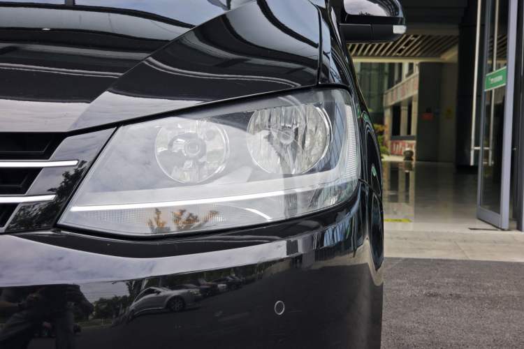 Used Volkswagen Sharan 2013 1.8TSI Standard Model Euro IV Left Front Headlight