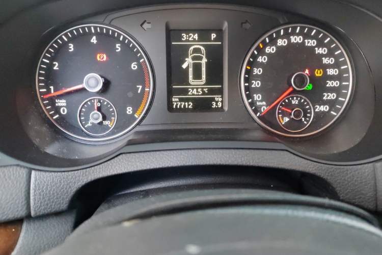 Used Volkswagen Sharan 2013 1.8TSI Comfort Model Euro IV Odometer Close Up
