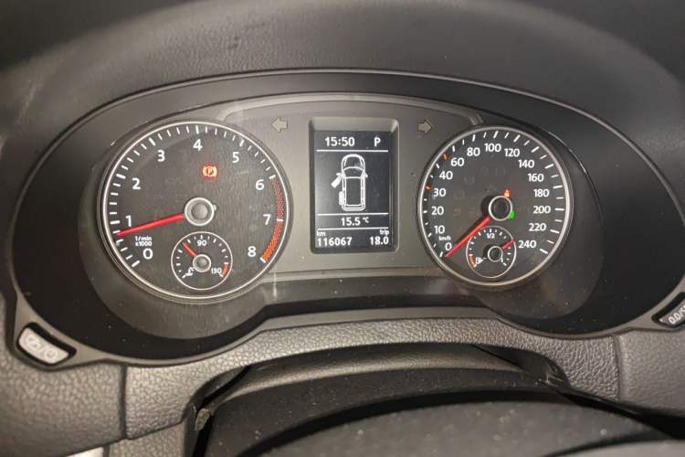 Used Volkswagen Sharan 2013 2.0 TSI Standard Model Odometer Close Up