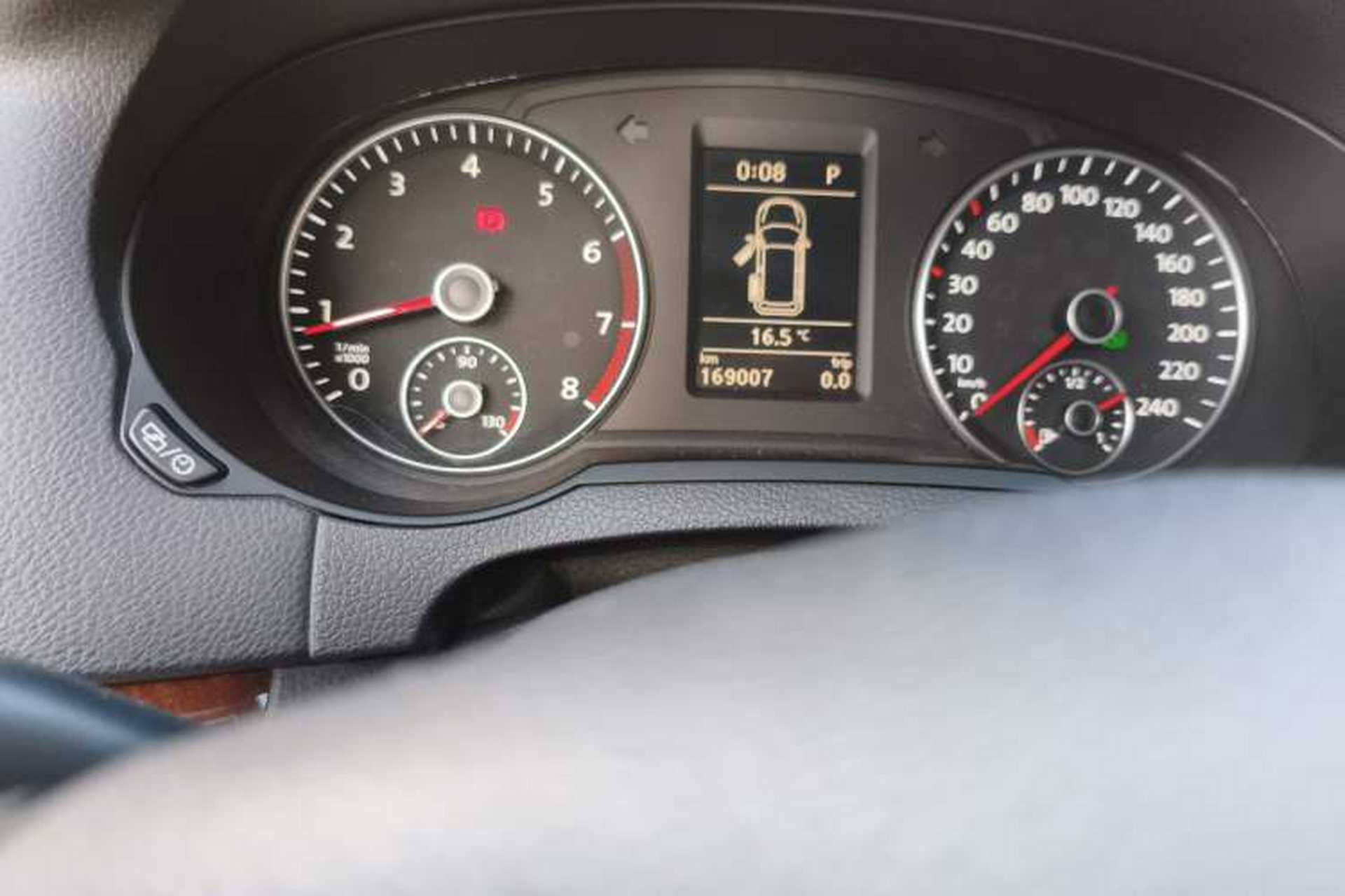 Used Volkswagen Sharan 2013 2.0 TSI Comfort Model Odometer Close Up