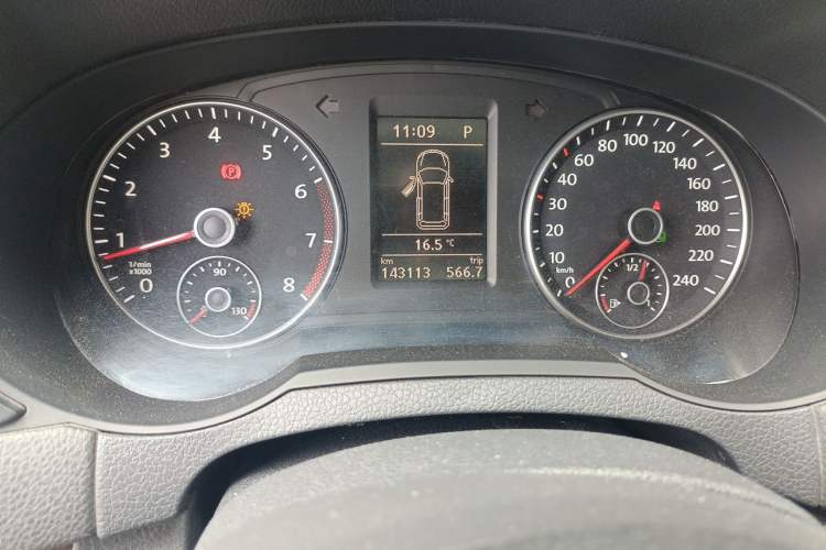 Used Volkswagen Sharan 2013 1.8TSI Comfort Model Odometer Close Up