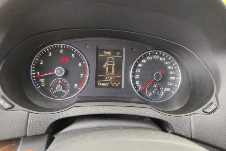 Used Volkswagen Sharan 2013 1.8TSI Comfort Model Euro IV Odometer Close Up
