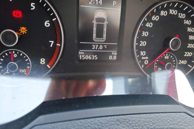 Used Volkswagen Sharan 2013 1.8TSI Comfort Model Euro IV Odometer Close Up