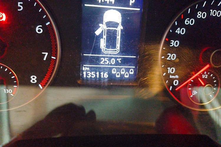 Used Volkswagen Sharan 2013 2.0 TSI Comfort Model Odometer Close Up