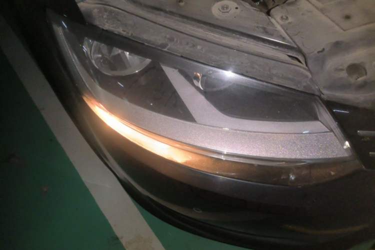 Used Volkswagen Sharan 2013 1.8TSI Standard Model Euro IV Right Front Headlight