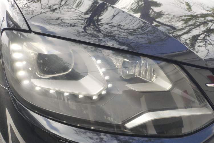 Used Volkswagen Sharan 2013 2.0 TSI Standard Model Right Front Headlight
