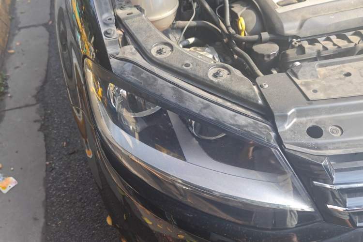 Used Volkswagen Sharan 2013 1.8TSI Standard Model Right Front Headlight