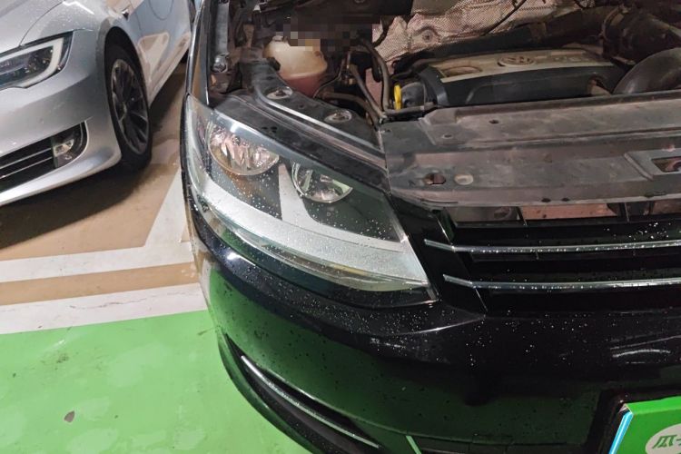 Used Volkswagen Sharan 2013 2.0 TSI Standard Model Right Front Headlight