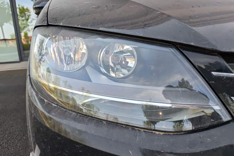 Used Volkswagen Sharan 2013 1.8TSI Standard Model Right Front Headlight