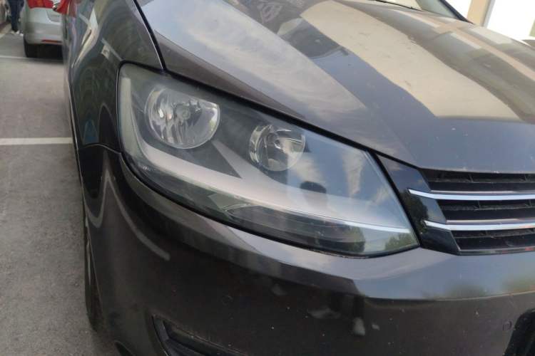 Used Volkswagen Sharan 2013 1.8TSI Standard Model Euro IV Right Front Headlight
