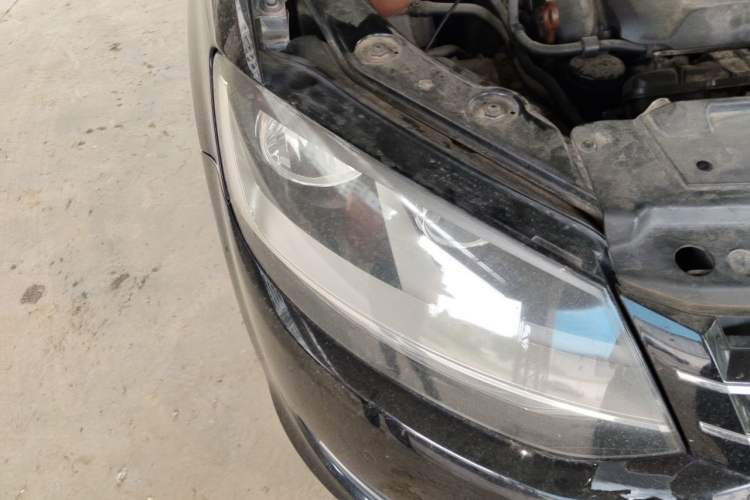 Used Volkswagen Sharan 2013 1.8TSI Comfort Model Right Front Headlight