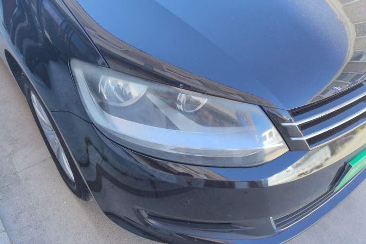 Used Volkswagen Sharan 2013 1.8TSI Standard Model Euro IV Right Front Headlight