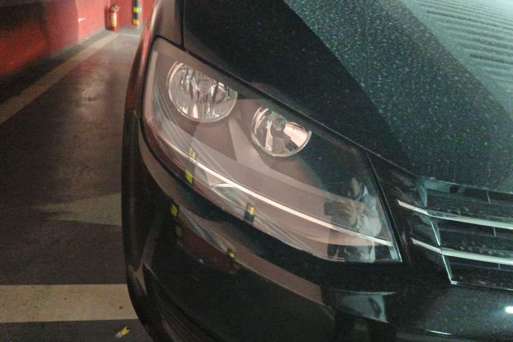 Used Volkswagen Sharan 2013 1.8TSI Standard Model Euro IV Right Front Headlight