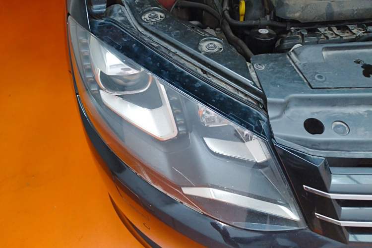 Used Volkswagen Sharan 2013 2.0 TSI Comfort Model Right Front Headlight