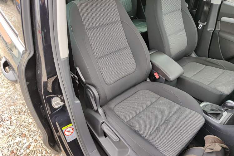 Used Volkswagen Sharan 2013 1.8TSI Standard Model Right Front Seat