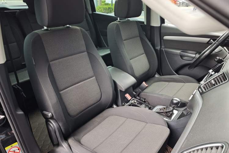 Used Volkswagen Sharan 2013 1.8TSI Standard Model Euro IV Right Front Seat
