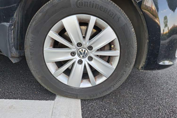 Used Volkswagen Sharan 2013 1.8TSI Standard Model Right Front Wheel Hub