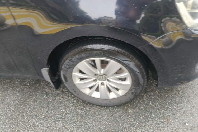 Used Volkswagen Sharan 2013 2.0 TSI Standard Model Right Front Wheel Hub