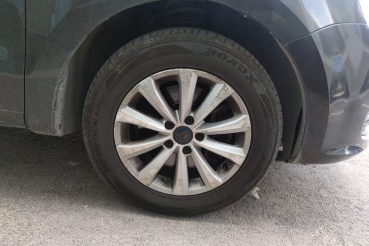 Used Volkswagen Sharan 2013 1.8TSI Standard Model Euro IV Right Front Wheel Hub