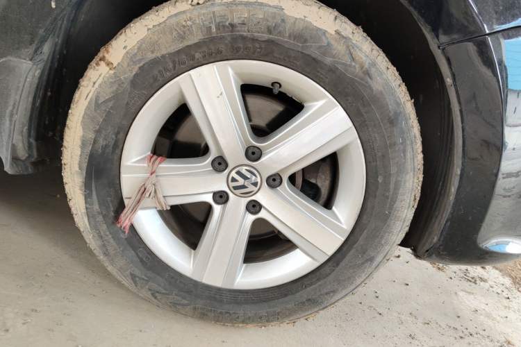 Used Volkswagen Sharan 2013 1.8TSI Comfort Model Right Front Wheel Hub